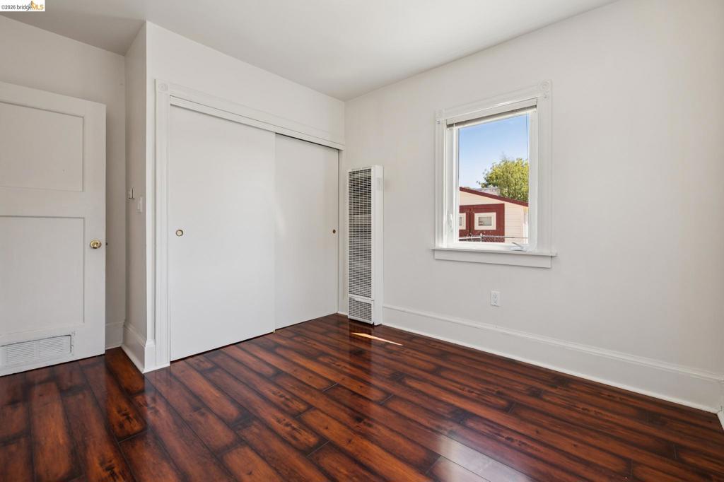 1152 Francisco St Property Photo 33