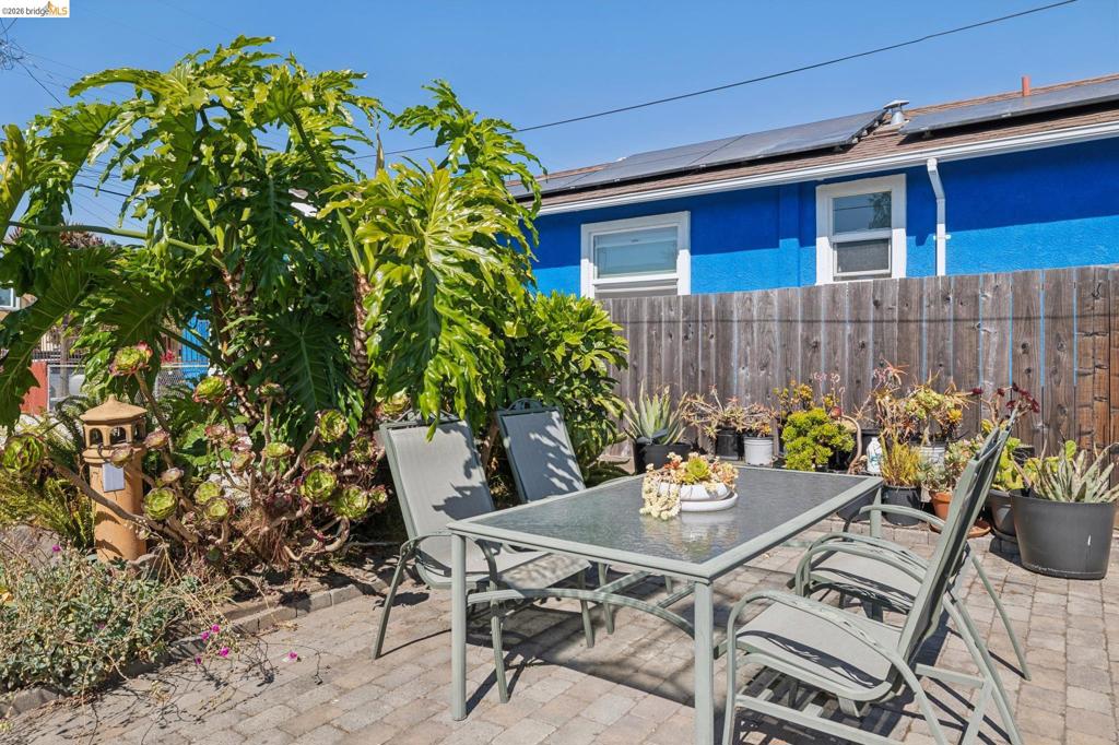 1152 Francisco St Property Photo 41