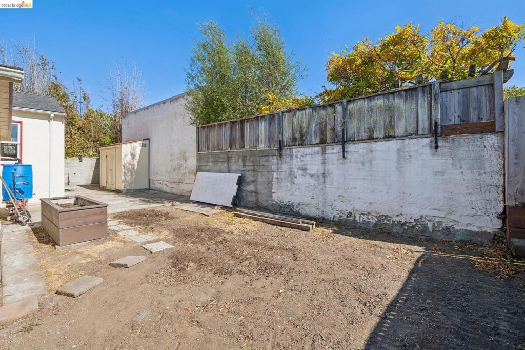 1152 Francisco St Property Photo 63