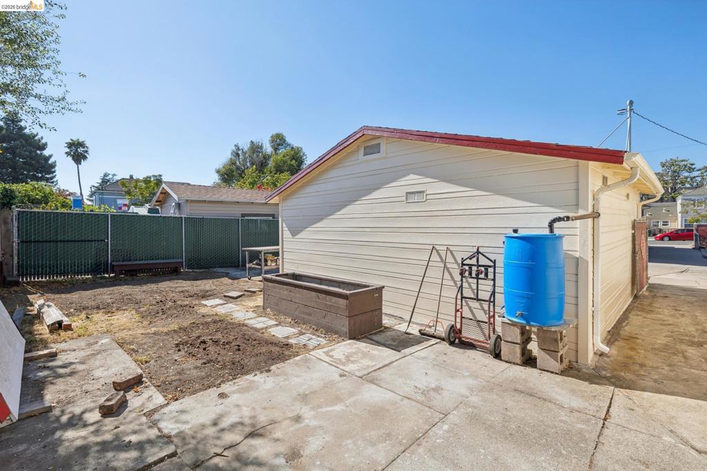 1152 Francisco St Property Photo 65