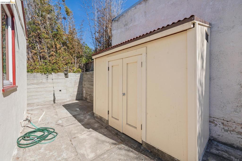 1152 Francisco St Property Photo 67