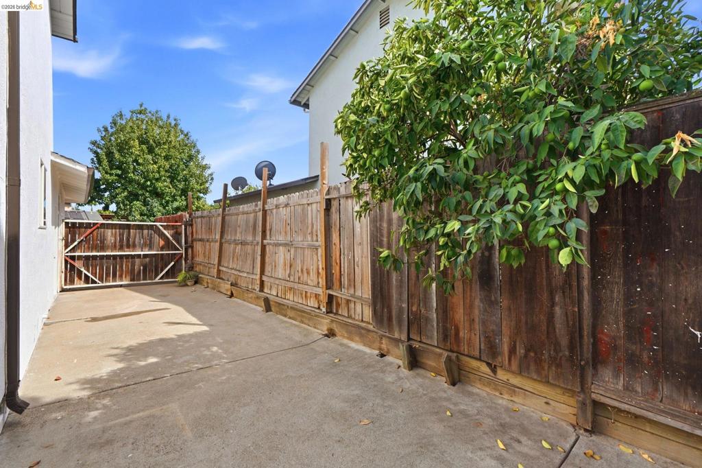 2824 Seville Cir Property Photo 59