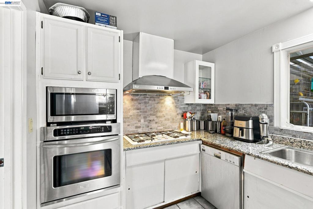 1451 Linfield Ln Property Photo 13