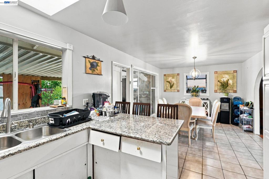 1451 Linfield Ln Property Photo 14