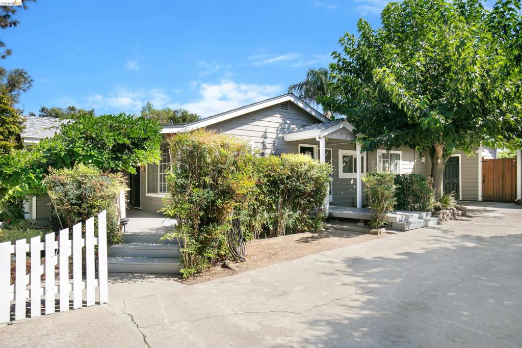 105 W Bolton Rd Property Photo 5