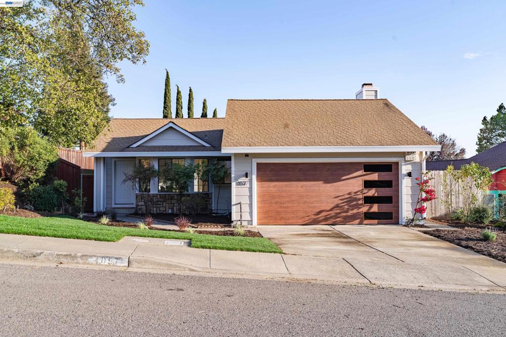 1057 Topsail Drive Property Photo 2
