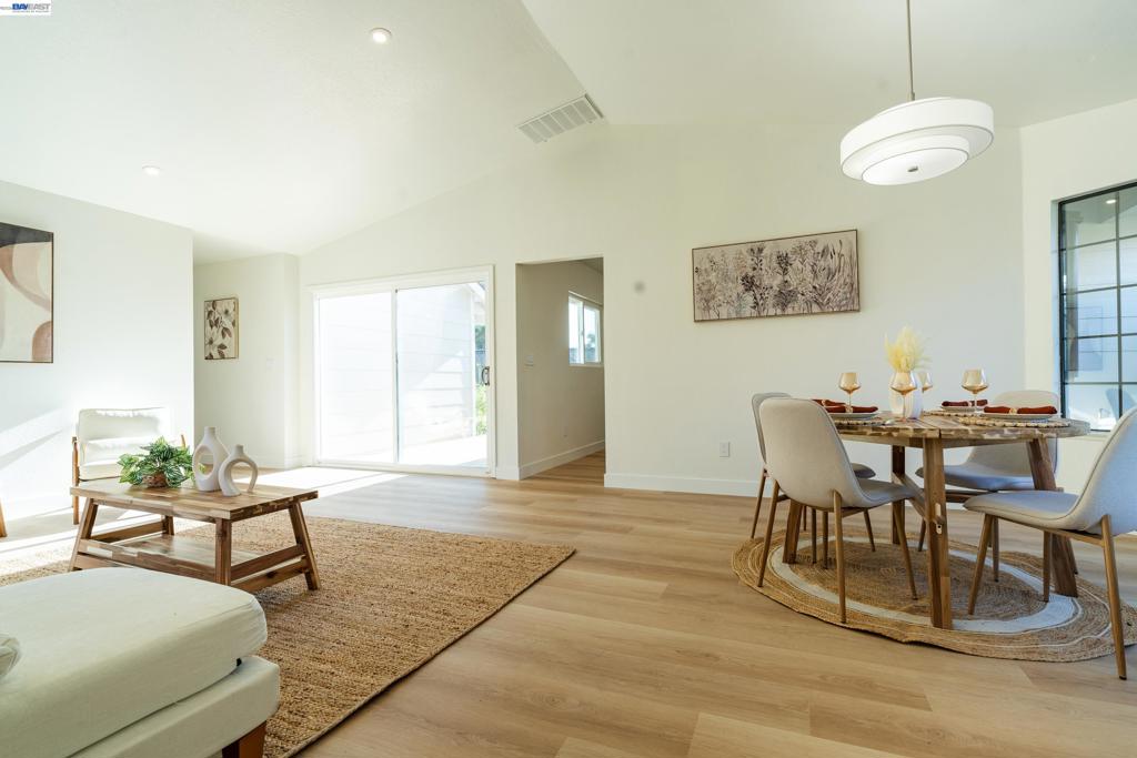 1057 Topsail Drive Property Photo 11