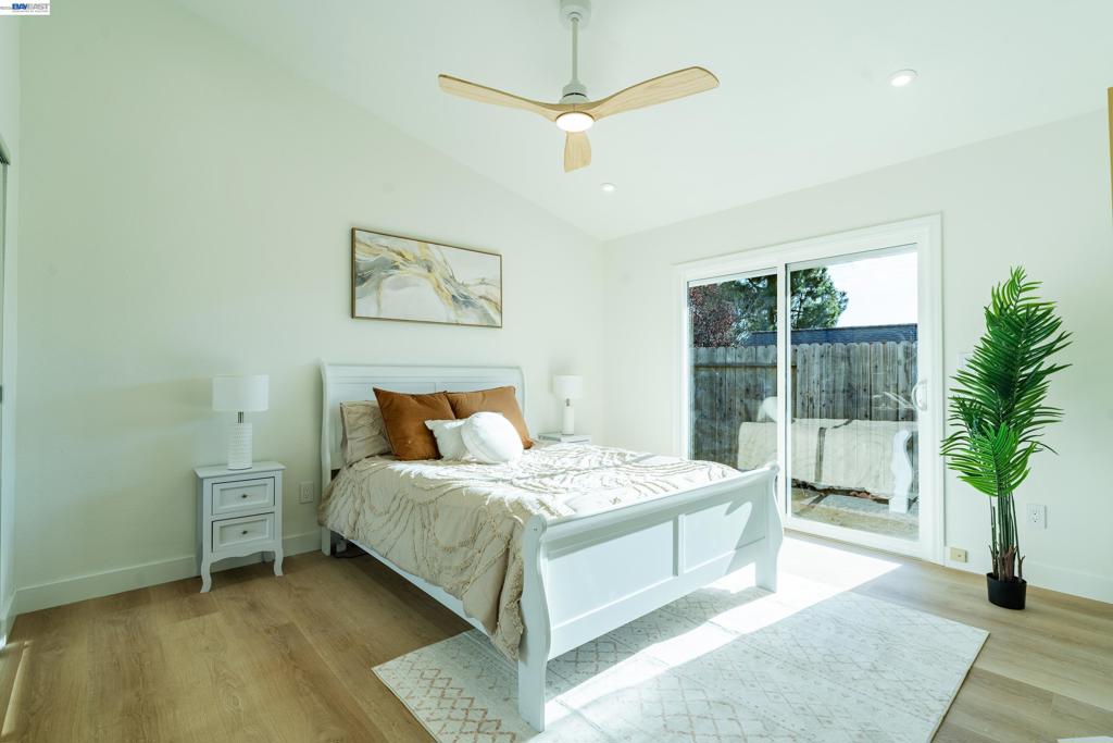 1057 Topsail Drive Property Photo 13