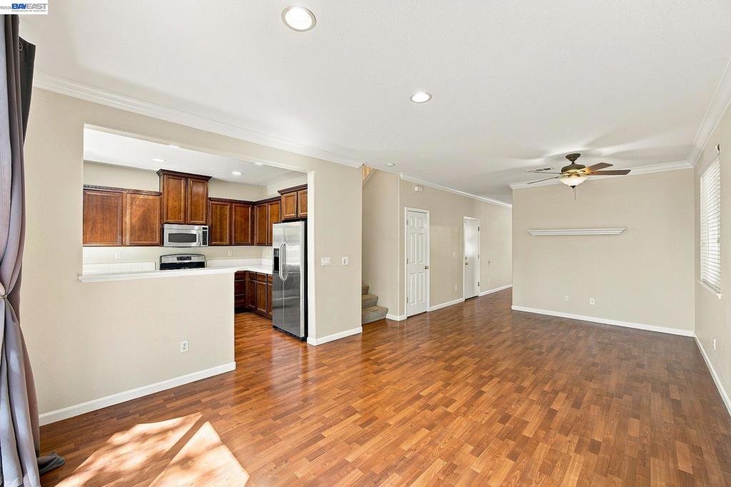 2401 Coffeeberry Road Property Photo 4