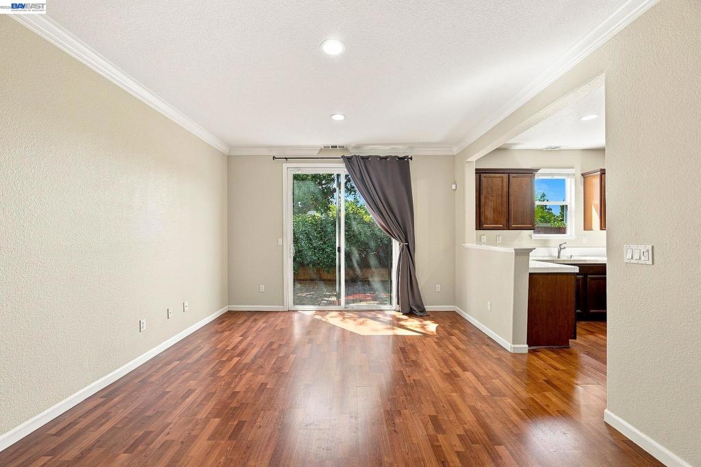 2401 Coffeeberry Road Property Photo 6
