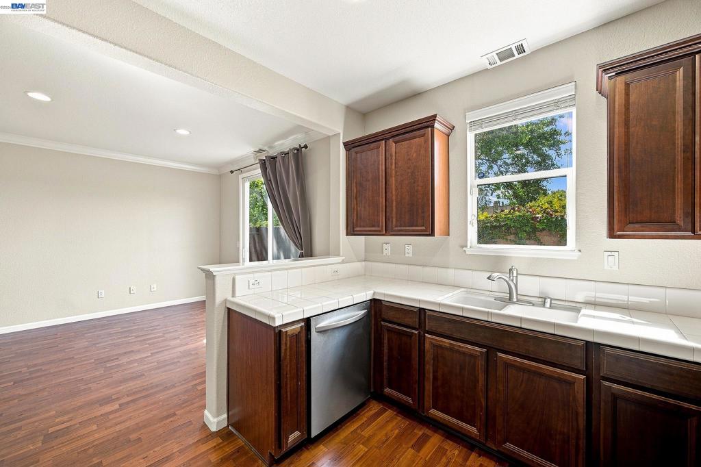 2401 Coffeeberry Road Property Photo 10