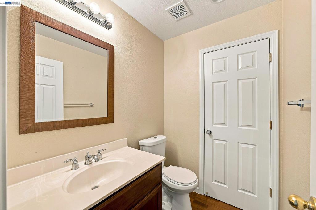 2401 Coffeeberry Road Property Photo 11