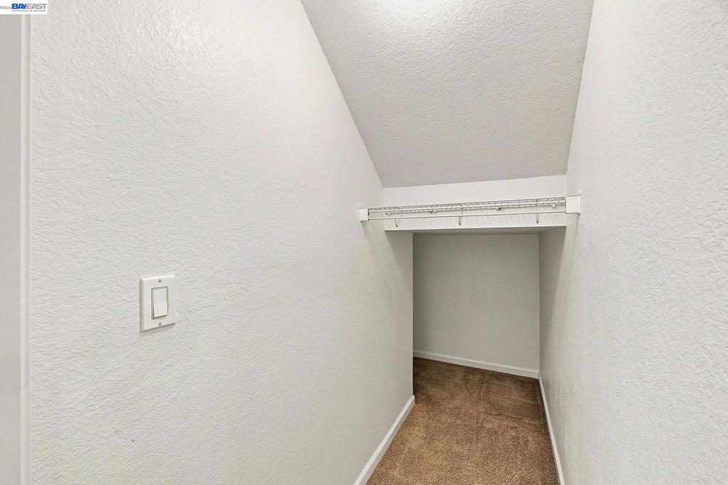 2401 Coffeeberry Road Property Photo 12