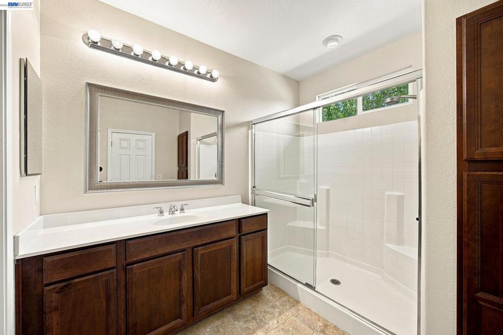2401 Coffeeberry Road Property Photo 17