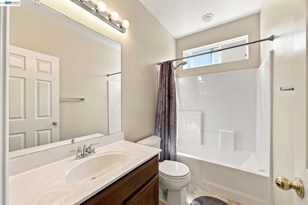 2401 Coffeeberry Road Property Photo 23