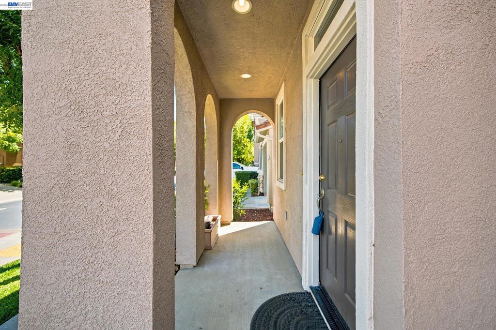 2401 Coffeeberry Road Property Photo 32