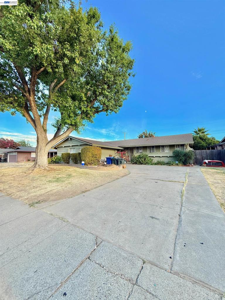 5814 Hemlock St Property Photo 3