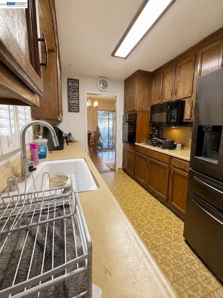5814 Hemlock St Property Photo 13