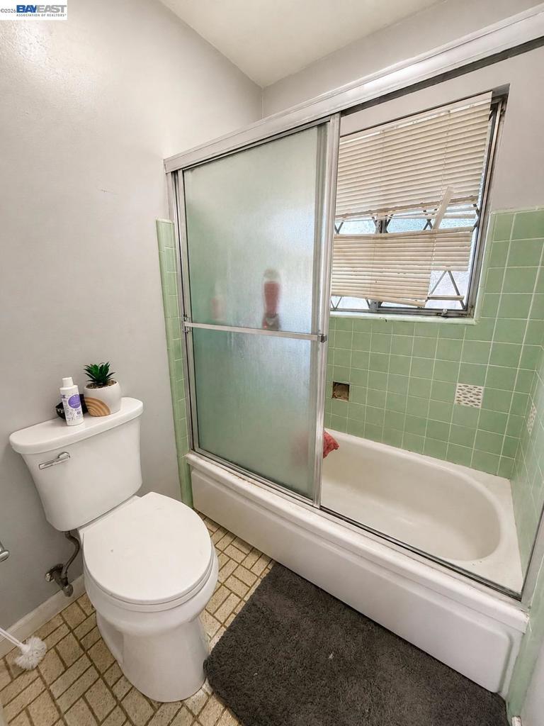 5814 Hemlock St Property Photo 25