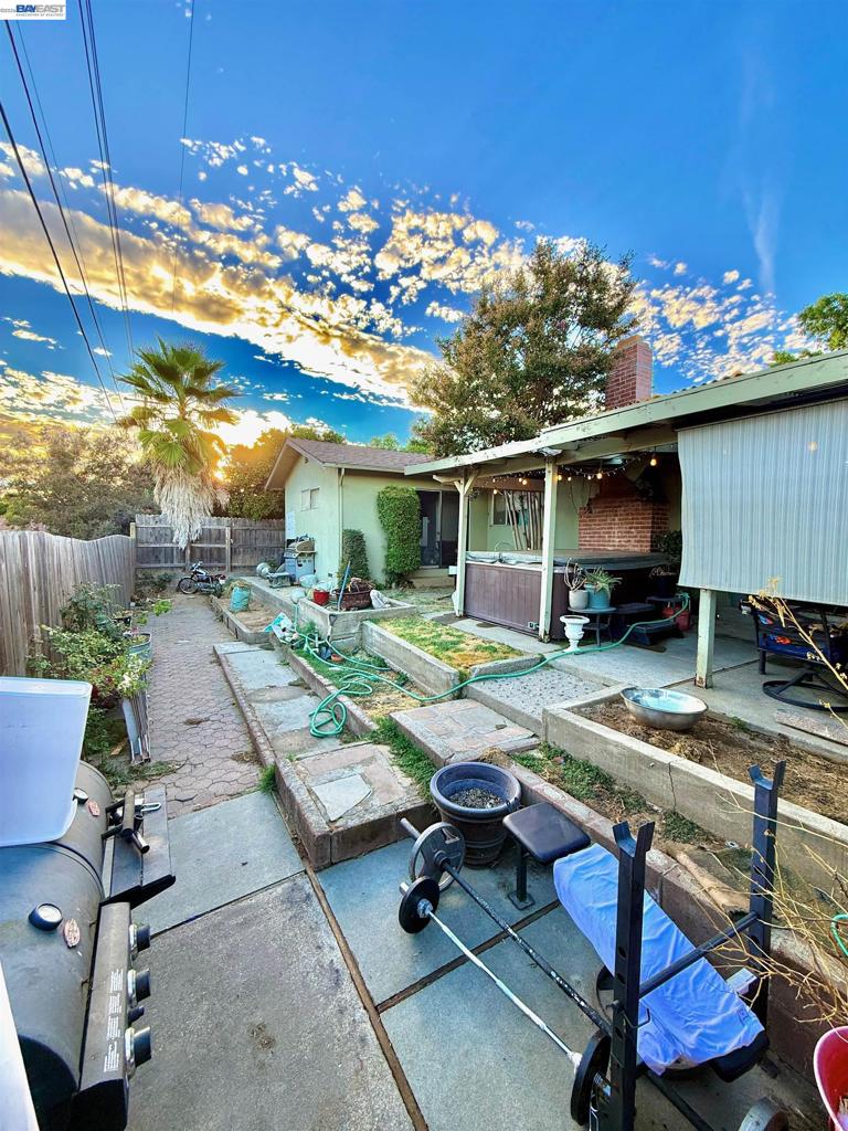 5814 Hemlock St Property Photo 31