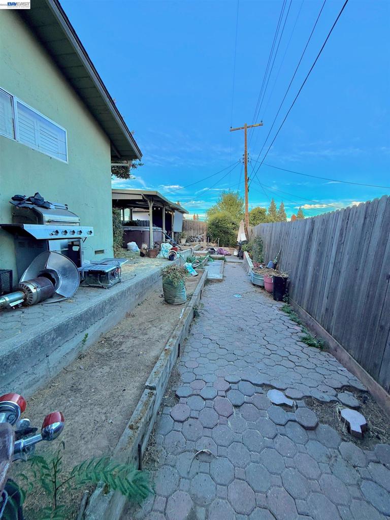 5814 Hemlock St Property Photo 34