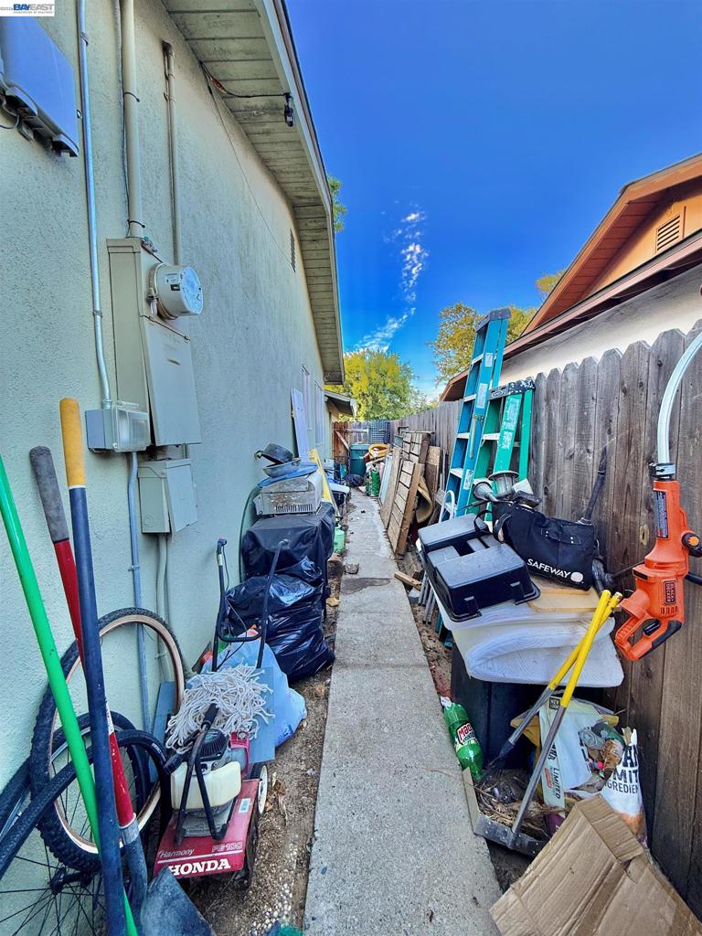 5814 Hemlock St Property Photo 36