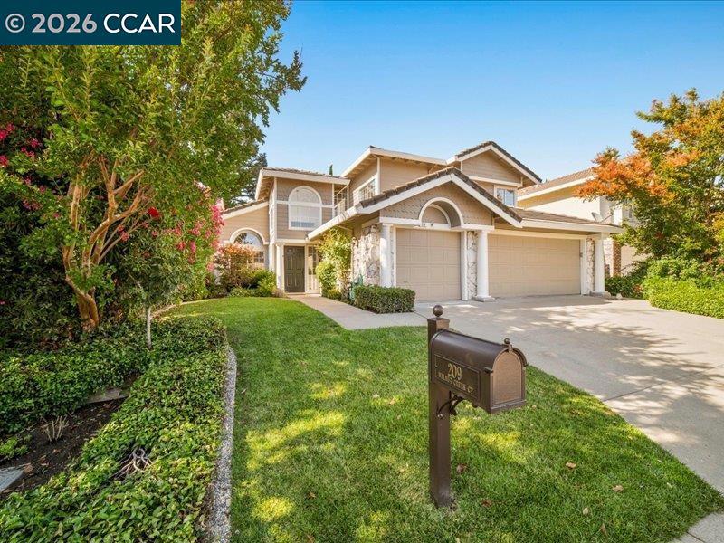 209 Walnut Creek Ct Property Photo 2