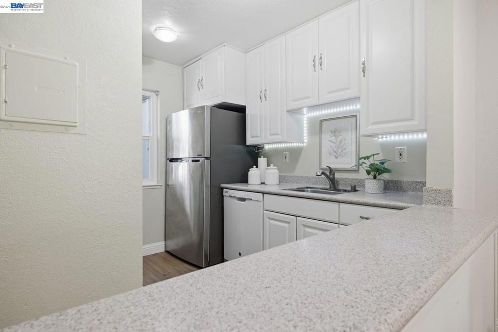 1526 Parkwood Pl Property Photo 13