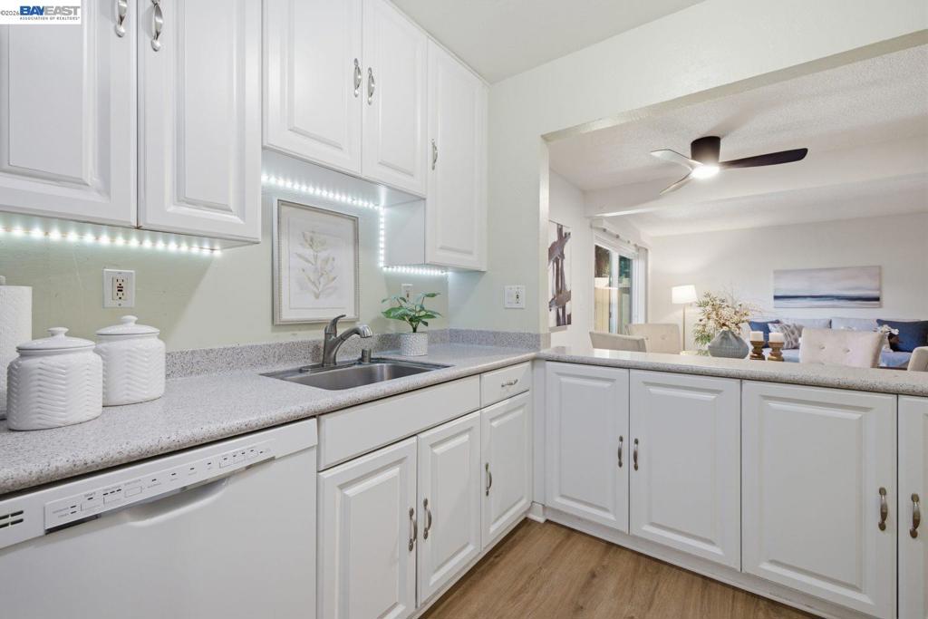 1526 Parkwood Pl Property Photo 15