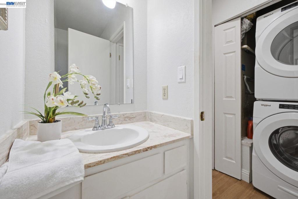 1526 Parkwood Pl Property Photo 20