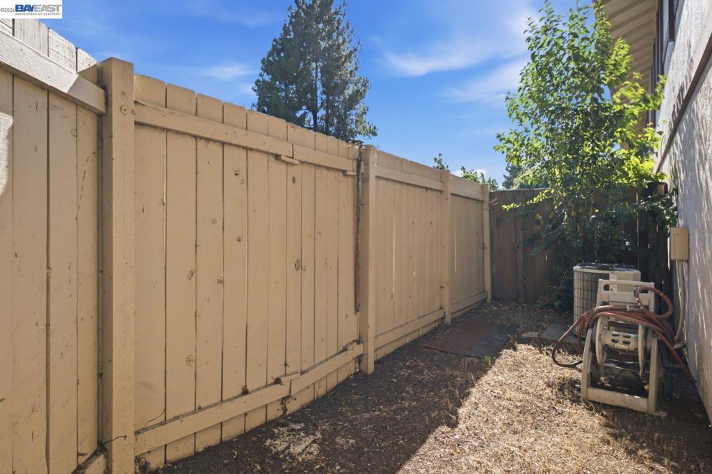 1526 Parkwood Pl Property Photo 35