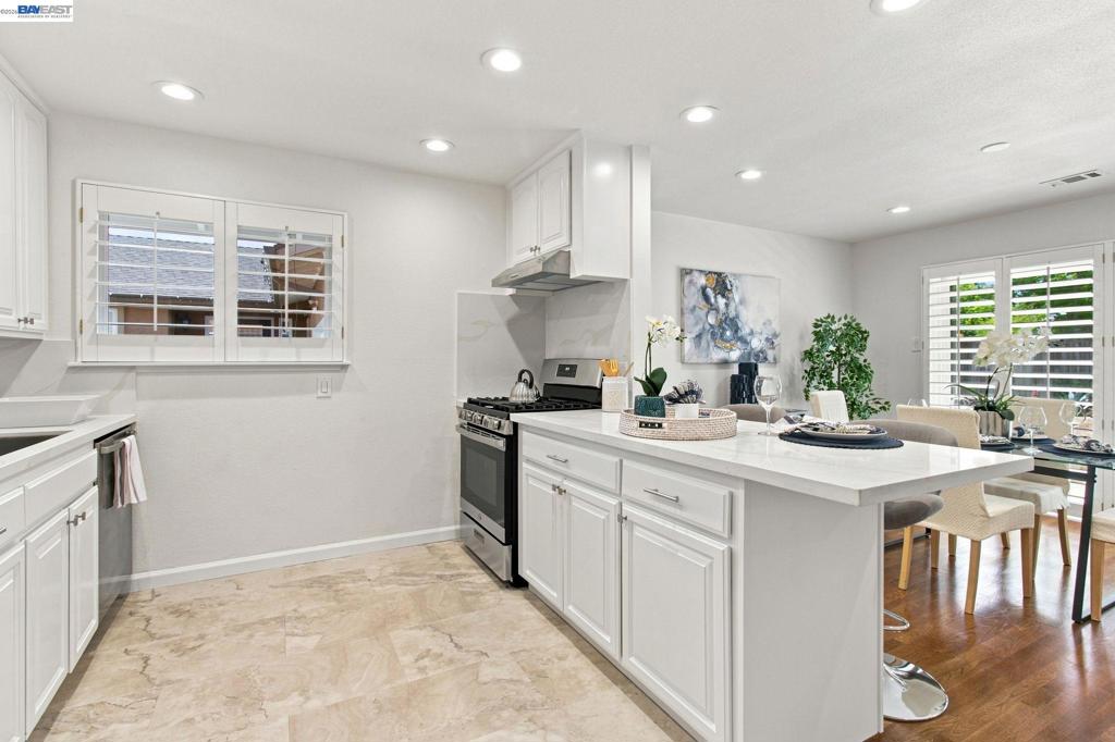 4127 Florida Ct Property Photo 8