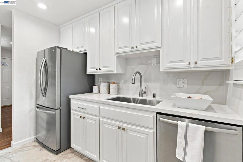 4127 Florida Ct Property Photo 9