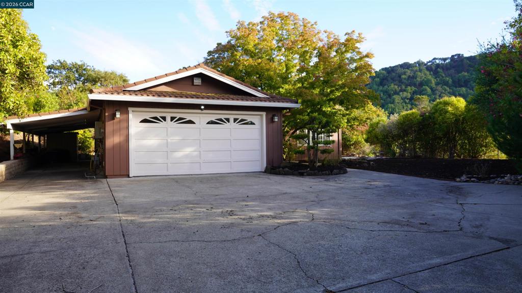 2531 Moraga Dr Property Photo 1