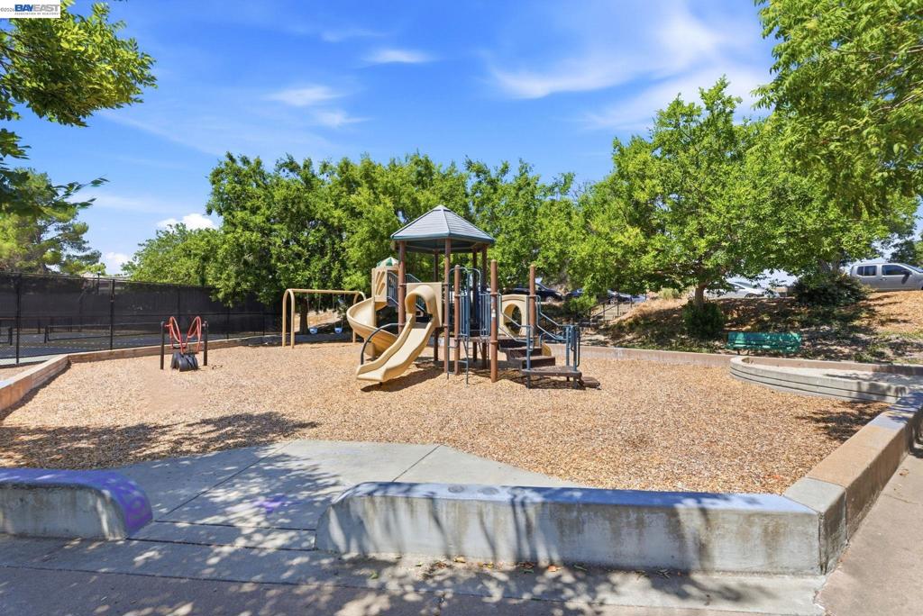 1510 Corte Reina Cmn Property Photo 23