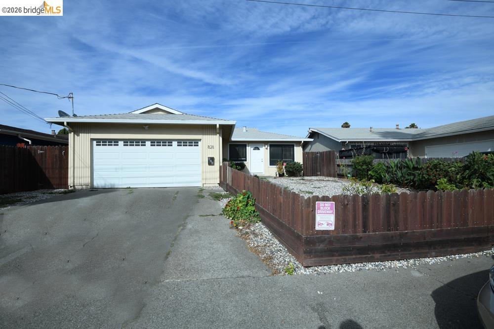 828 Grant St Property Photo 1