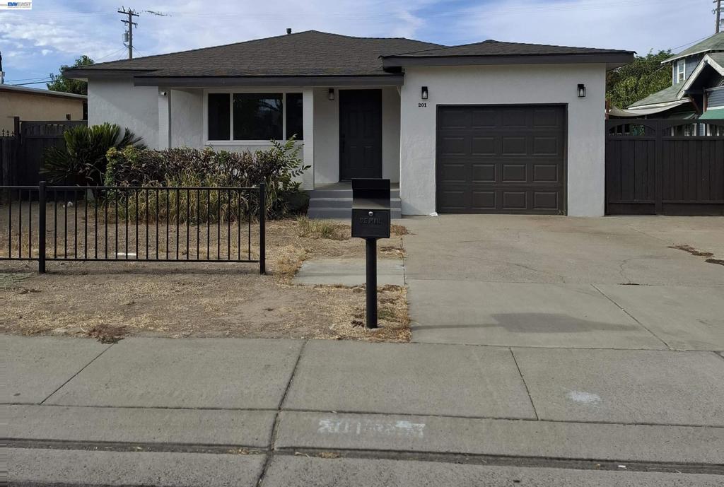 201 Barozzi Ave Property Photo 1