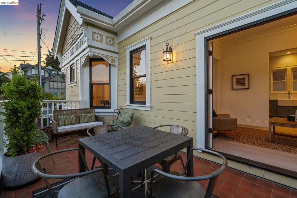 4440 Howe St Property Photo 22