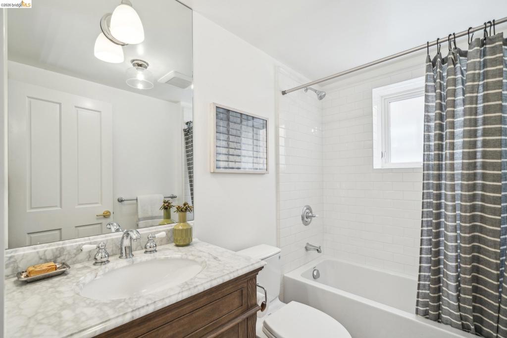 4440 Howe St Property Photo 41