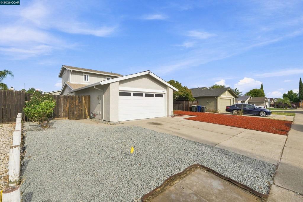 5029 Teakwood Dr Property Photo 5