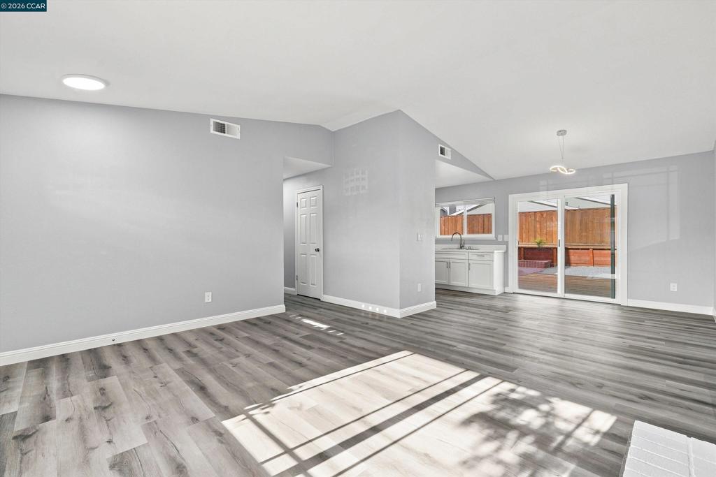 5029 Teakwood Dr Property Photo 10
