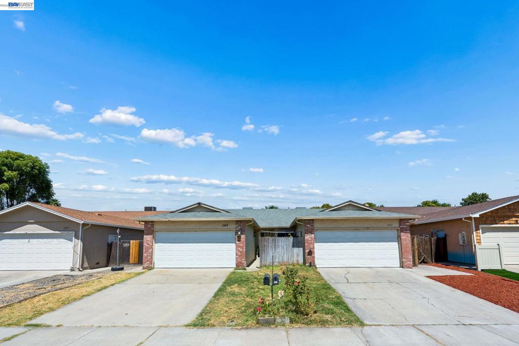 1247 Johnson Ct Property Photo 1