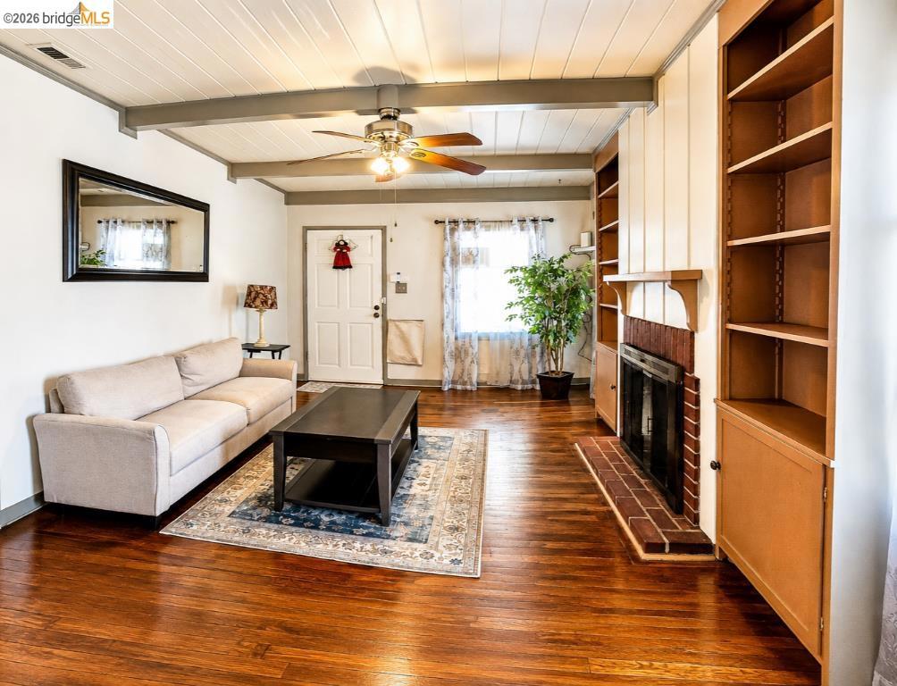 1203 D St Property Photo 4