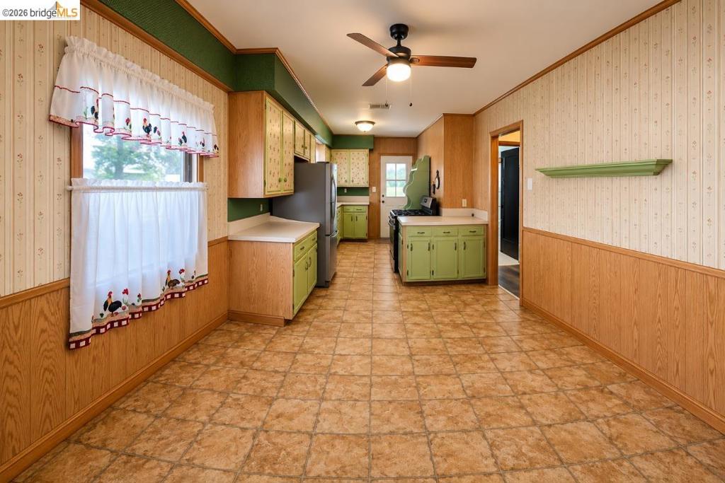 1203 D St Property Photo 5