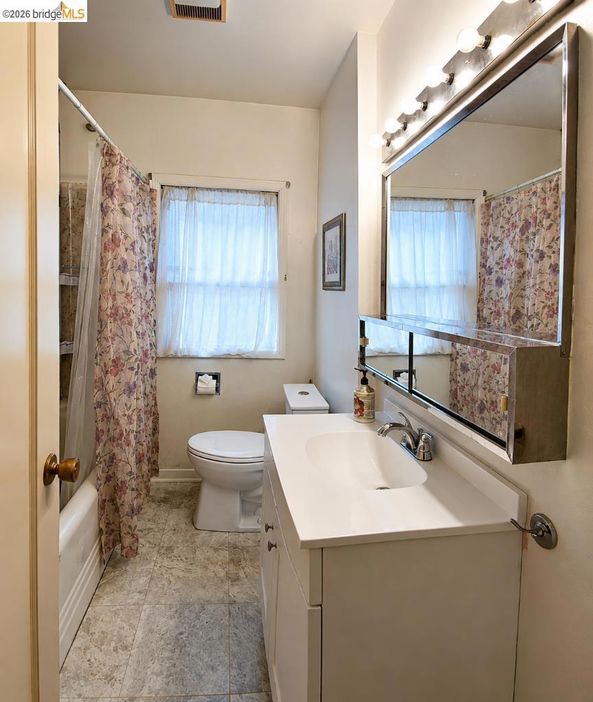 1203 D St Property Photo 9