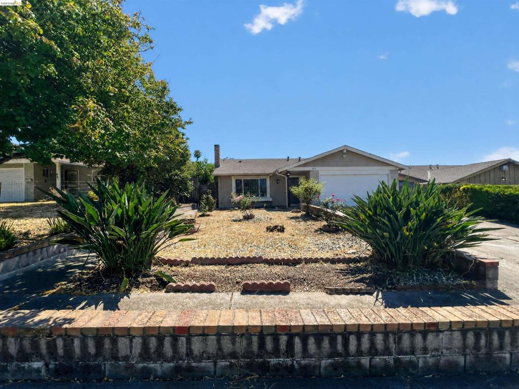 909 Mini Dr Property Photo 1