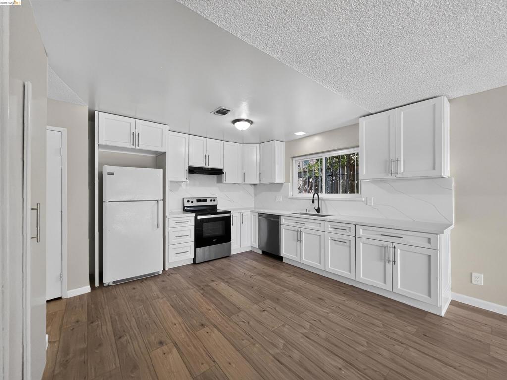 909 Mini Dr Property Photo 3