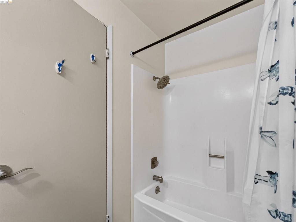 909 Mini Dr Property Photo 14