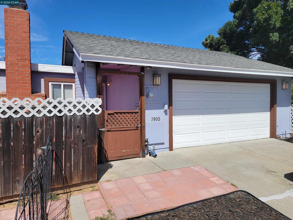 2900 Pear St Property Photo 3
