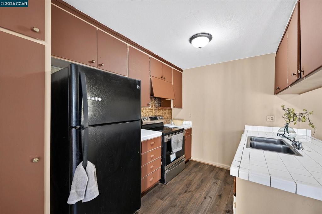 2900 Pear St Property Photo 14